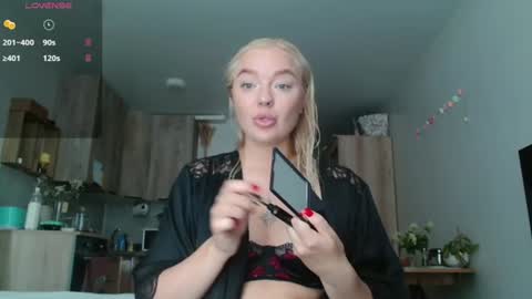 Snapshot of siberian_girl_ chatting on July 2026 05:01:01 AM Eva online show from July 2026 05:01:01 AM