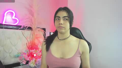 Snapshot of siena_fox chatting on July 2026 07:27:01 PM Siena online show from July 2026 07:27:01 PM