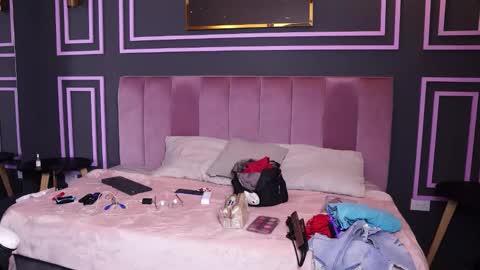 Siena online show from April 2026 07:14:01 PM