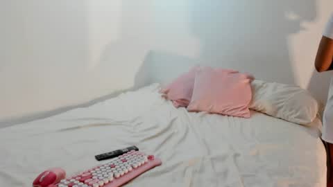Snapshot of sienna_glow chatting on June 2026 01:02:02 PM sienna_glow online show from June 2026 01:02:02 PM