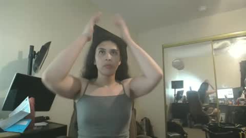 Snapshot of siennalilbunnykate chatting on November 2025 09:35:01 AM Nicole Zelaya Ferrati Niky Ferrati online show from November 2025 09:35:01 AM