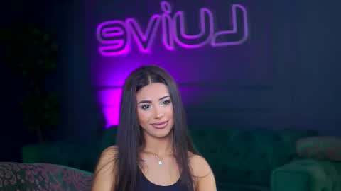 Sienna online show from November 2025 11:32:02 AM