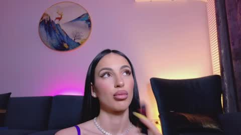 Sienna online show from April 2026 07:58:01 PM