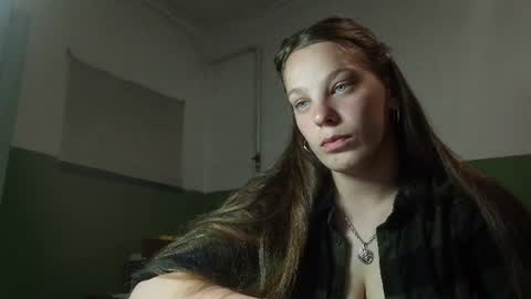 Snapshot of silkqueen_88 chatting on July 2026 07:17:02 PM Angelica online show from July 2026 07:17:02 PM