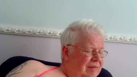 Snapshot of silverfoxpauly chatting on May 2026 12:56:01 PM silverfoxpauly online show from May 2026 12:56:01 PM