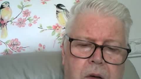 Snapshot of silverfoxpauly chatting on May 2026 03:53:02 PM silverfoxpauly online show from May 2026 03:53:02 PM