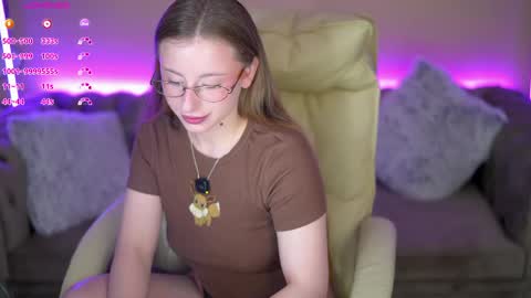 Snapshot of silverrmoon chatting on April 2026 06:38:02 AM Kristina Kris online show from April 2026 06:38:02 AM