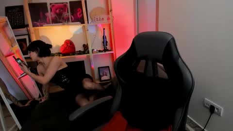 Snapshot of sima_wendy chatting on February 2026 07:12:01 AM Wendy help me get get 69 likes online show from February 2026 07:12:01 AM