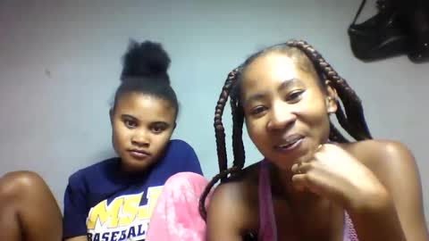 Snapshot of simirna98 chatting on June 2026 09:09:01 PM simirna98 online show from June 2026 09:09:01 PM