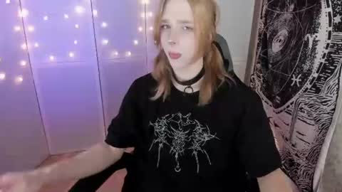 Snapshot of simochka_ chatting on July 2026 04:29:01 AM Simochka online show from July 2026 04:29:01 AM