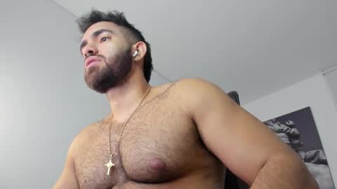 simon_leon01 online show from October 2025 10:43:02 PM