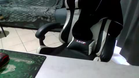 simoninside25 online show from October 2025 02:04:01 PM