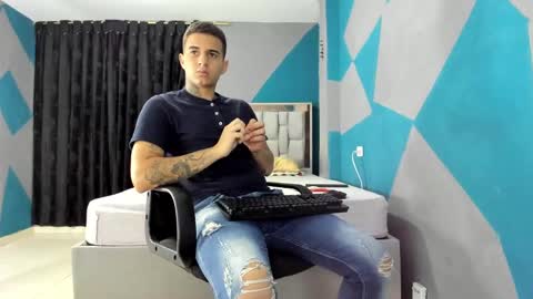 Snapshot of simonkeler chatting on December 2024 05:56:02 AM SIMON KELER online show from December 2024 05:56:02 AM