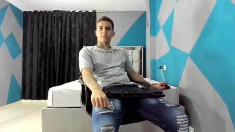 Snapshot of simonkeler chatting on December 2024 02:34:02 AM SIMON KELER online show from December 2024 02:34:02 AM