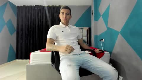 Snapshot of simonkeler chatting on December 2024 10:47:01 PM SIMON KELER online show from December 2024 10:47:01 PM