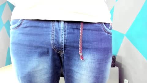 Snapshot of simonkeler chatting on February 2025 06:02:02 AM SIMON KELER online show from February 2025 06:02:02 AM