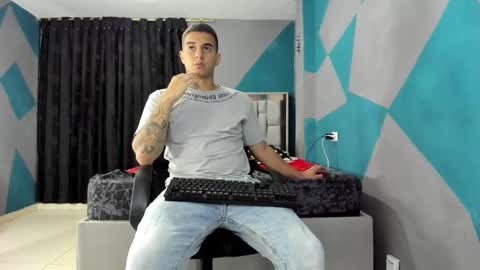 Snapshot of simonkeler chatting on February 2025 03:34:02 AM SIMON KELER online show from February 2025 03:34:02 AM