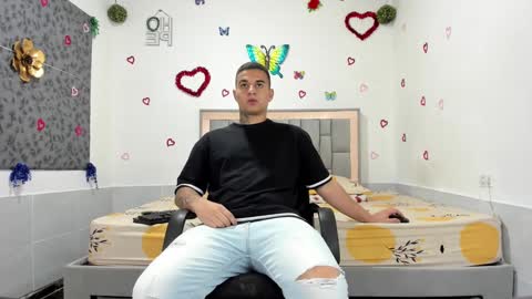 Snapshot of simonkeler chatting on September 2025 09:48:02 PM SIMON KELER online show from September 2025 09:48:02 PM