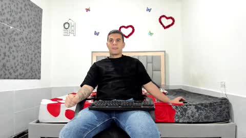 Snapshot of simonkeler chatting on October 2025 11:08:02 AM SIMON KELER online show from October 2025 11:08:02 AM