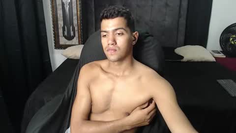 Snapshot of simple_guyy chatting on October 2025 03:29:01 AM Andrey online show from October 2025 03:29:01 AM