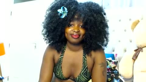 Snapshot of simply_eve1 chatting on June 2026 01:52:02 AM simply_eve1 online show from June 2026 01:52:02 AM