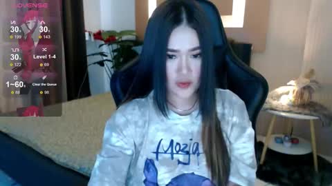 Adrianna Fowler online show from December 2025 02:28:01 AM