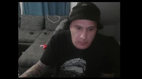 Snapshot of sinalco1975 chatting on April 2026 01:03:01 AM sinalco1975 online show from April 2026 01:03:01 AM