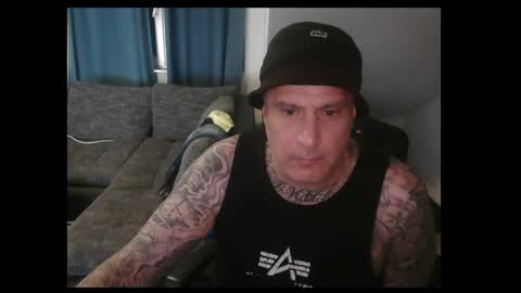 Snapshot of sinalco1975 chatting on May 2026 01:44:01 AM sinalco1975 online show from May 2026 01:44:01 AM