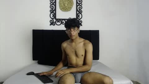 Snapshot of sinboy_ chatting on May 2026 07:00:02 PM online show from May 2026 07:00:02 PM