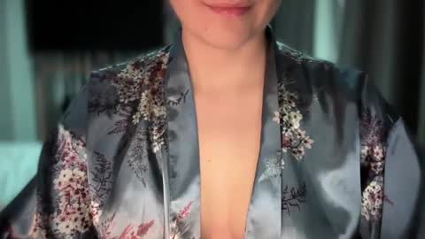 Snapshot of sindrastone chatting on October 2025 04:15:02 PM Sindra online show from October 2025 04:15:02 PM