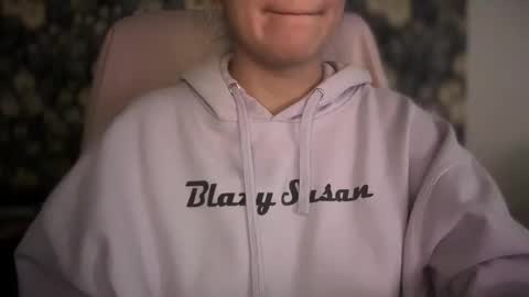 Snapshot of sindrastone chatting on November 2025 10:53:02 PM Sindra online show from November 2025 10:53:02 PM