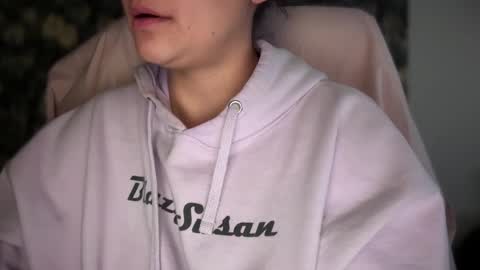 Sindra online show from November 2025 06:07:02 PM