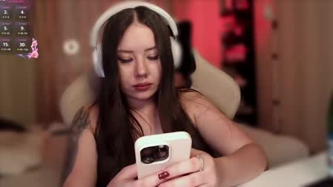 Ari online show from February 2025 12:47:02 AM