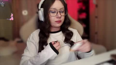 Ari online show from February 2025 11:00:02 PM