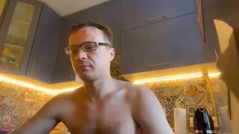 Snapshot of sirena2025 chatting on September 2025 03:33:01 PM sirena2025 online show from September 2025 03:33:01 PM