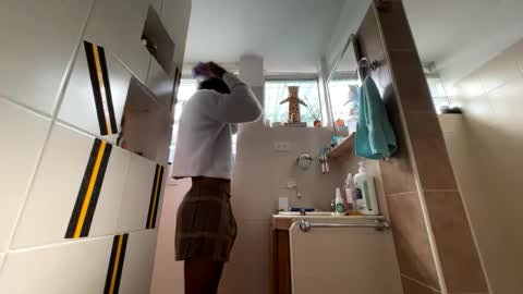 Snapshot of siriss_boyrag chatting on February 2026 01:15:01 PM siriss_boyrag online show from February 2026 01:15:01 PM