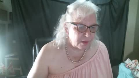 Sissy Diane online show from October 2025 12:37:02 PM