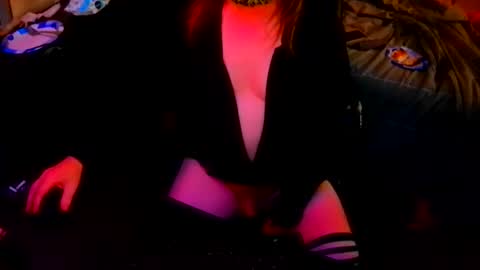 Snapshot of sissyred2314 chatting on September 2025 01:33:01 AM red online show from September 2025 01:33:01 AM
