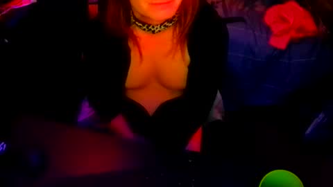 Snapshot of sissyred2314 chatting on September 2025 10:09:01 AM red online show from September 2025 10:09:01 AM