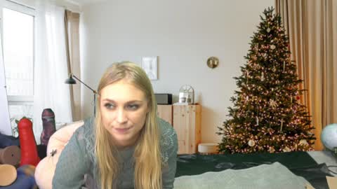 Elise online show from December 2024 02:38:02 PM