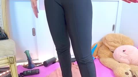 Elise online show from March 2026 01:16:02 PM