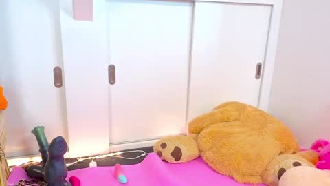 Elise online show from March 2026 12:05:03 PM