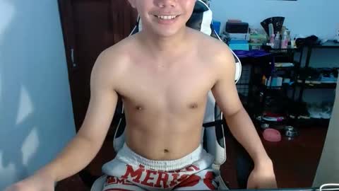 Snapshot of sixtj4s chatting on October 2025 08:33:02 PM mIKE online show from October 2025 08:33:02 PM