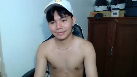 Snapshot of sixtj4s chatting on February 2026 02:38:01 AM mIKE online show from February 2026 02:38:01 AM