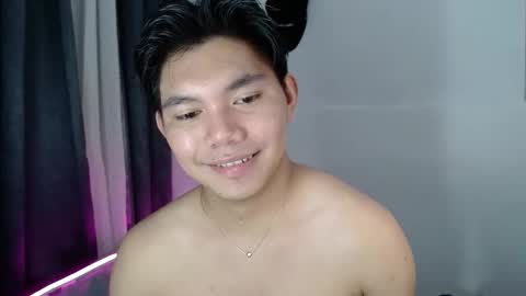 Snapshot of sixtj4s chatting on February 2026 08:11:02 AM mIKE online show from February 2026 08:11:02 AM