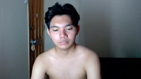 Snapshot of sixtj4s chatting on August 2026 10:17:01 AM mIKE online show from August 2026 10:17:01 AM