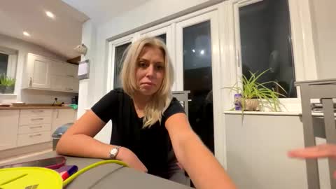 Snapshot of size10doubleg chatting on October 2025 01:00:02 AM Doubleg online show from October 2025 01:00:02 AM