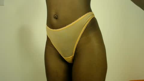 Snapshot of sizzly_ass chatting on June 2026 11:27:02 PM sizzly_ass online show from June 2026 11:27:02 PM