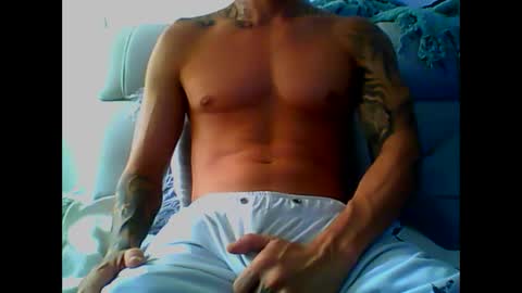 Snapshot of skater19xxx chatting on December 2024 08:00:01 PM miguel online show from December 2024 08:00:01 PM