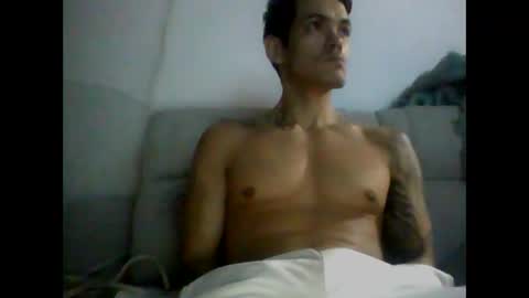 Snapshot of skater19xxx chatting on December 2024 02:35:01 AM miguel online show from December 2024 02:35:01 AM
